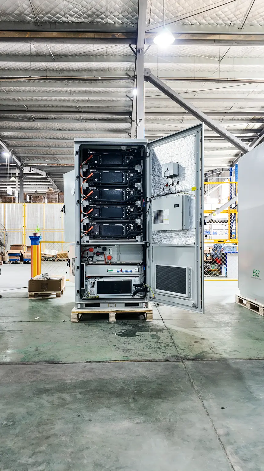 261 kWh Liquid-Cooled Energy Storage Cabinet (Top-Bottom Structure) – Image 1